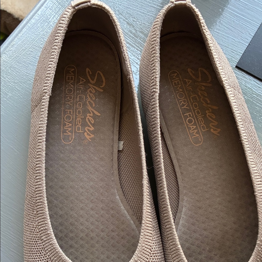 Skechers Women's Light Taupe Pointed-Toe Ballet Flats with Bow Accent - Picture 2 of 3